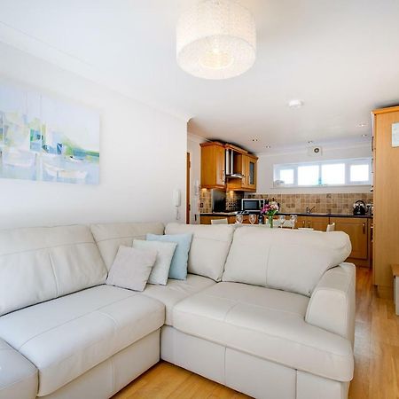 Beach Retreat Бродстейрс Экстерьер фото